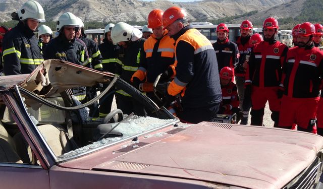 150 profesyonel gönüllü ile arama kurtarma ekibi kuruldu