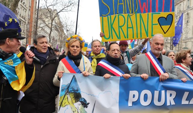 Fransa’da Ukrayna’ya destek gösterisi düzenlendi