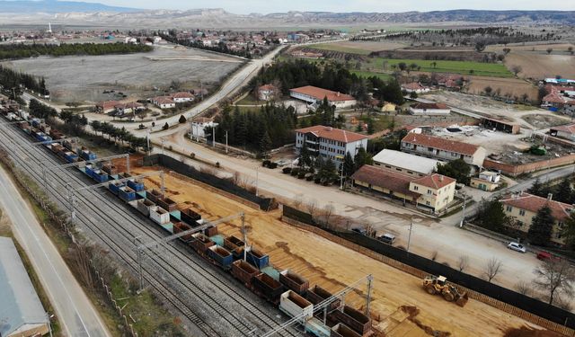 İlkokula 100 metre uzaklıkta "Maden yükleme alanı"