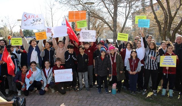 Osmangazi Ortaokulu velileri eylem yaptı