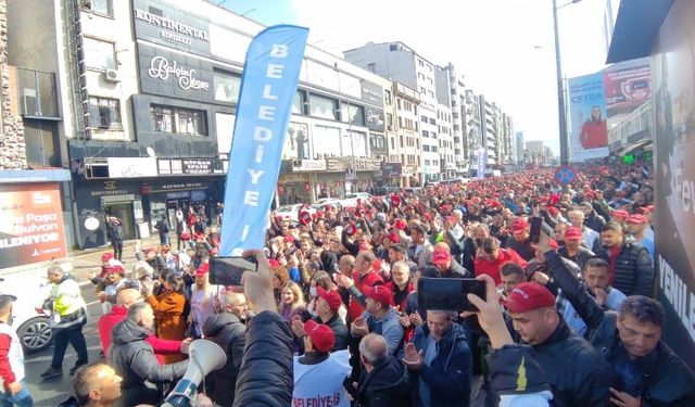 Yüzlerce belediye işçisi eylem yaptı