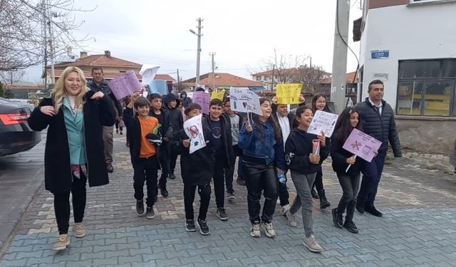 Günyüzü'nde minikler kötü alışkanlıklara karşı yürüdü