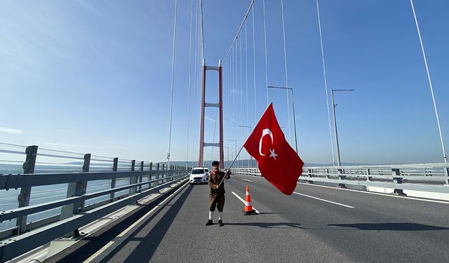 Şehitler için Çanakkale'ye yürüyor