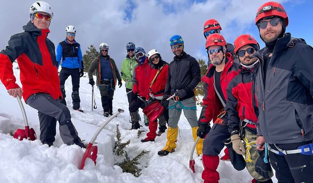 Eskişehirli sporcular dağcılık belgelerini aldı