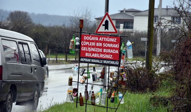 Yol kenarına atılan çöpleri bakın ne yaptı