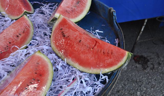 Karpuz tezgahlardaki yerini almaya başladı