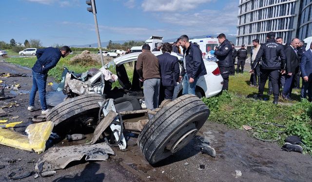 Katliam gibi kaza: 5 ölü, 2 yaralı