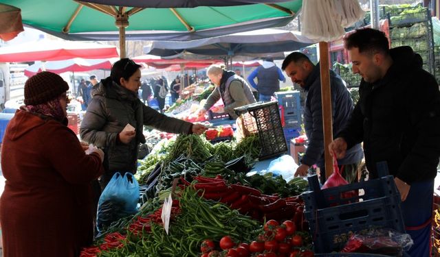 Eskişehir pazarlarında fiyatlar yükseliyor alım gücü düşüyor