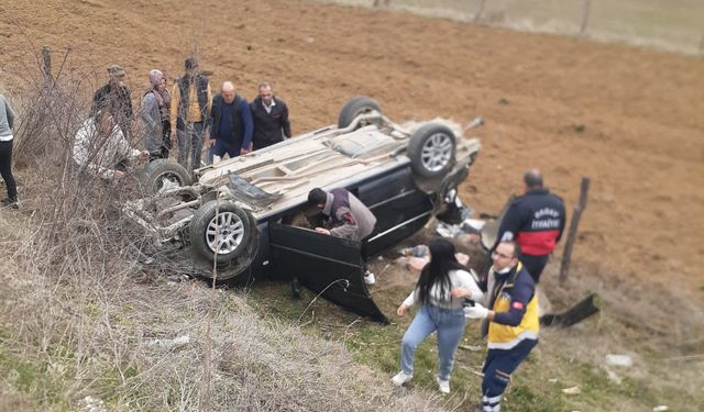 Takla atan otomobilin sürücüsü yaralandı