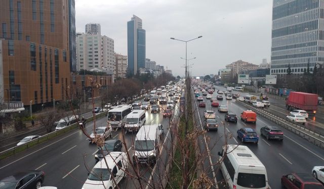 İstanbul'da trafik yoğunluğu yüzde 83'e ulaştı