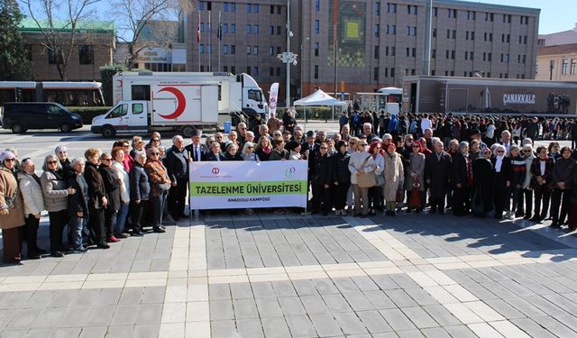 AÜ Tazelenme Üniversitesi Yaşlılar Haftası’nı kutladı