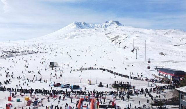 2 buçuk ayda 2 milyon turist geldi