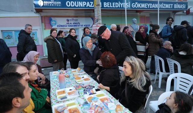 Kurt Gökmeydan’da 5 bin kişiyle iftar yaptı