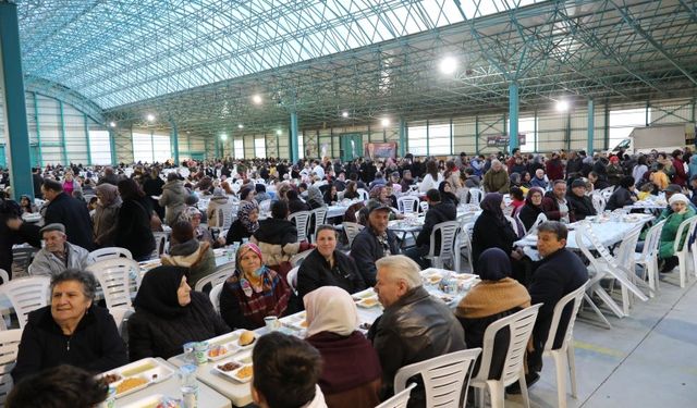 Kurt’tan binlerce kişiye iftar yemeği