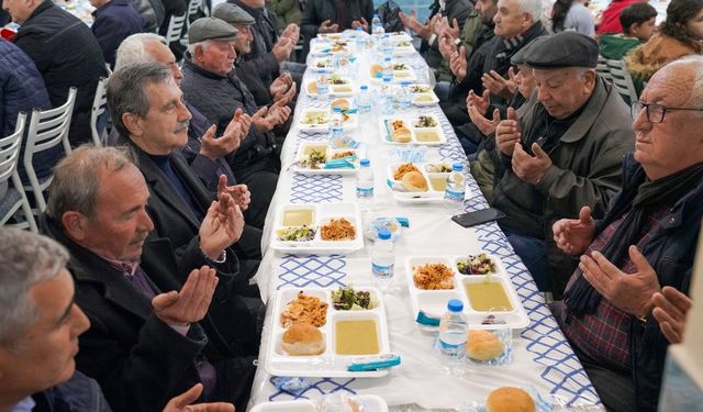 Ataç Gündüzler'de vatandaşla iftarda buluştu