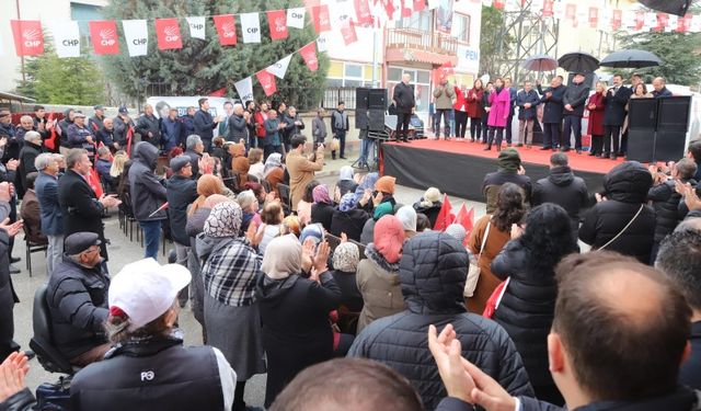 Ünlüce Mahmudiye’de Seçim İletişim Ofisi açtı