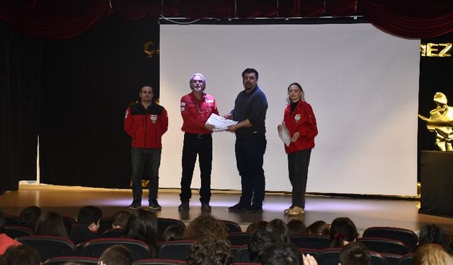 AKUT Eskişehir'den deprem bilinçlendirme semineri