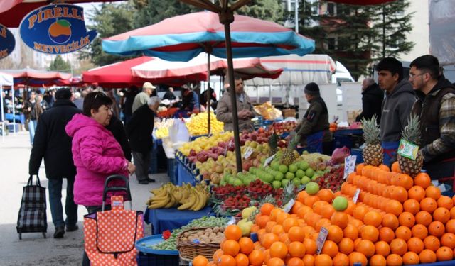 Yaz meyvelerinin fiyatı cep yakıyor