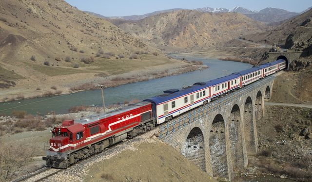 Turistik Güneydoğu Ekspresi yollarda