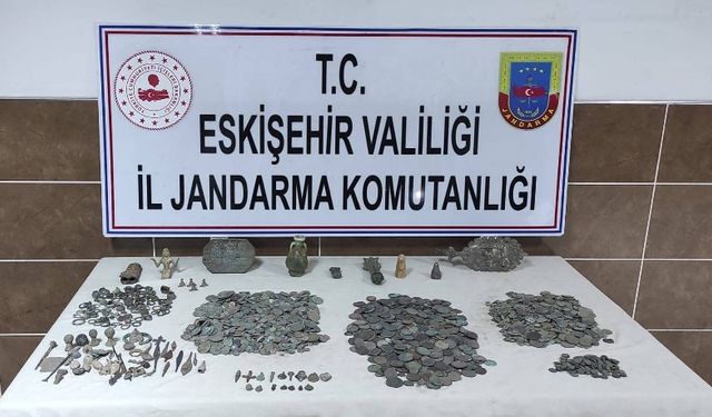 Eskişehir'de bin 866 adet tarihi eser ele geçirildi