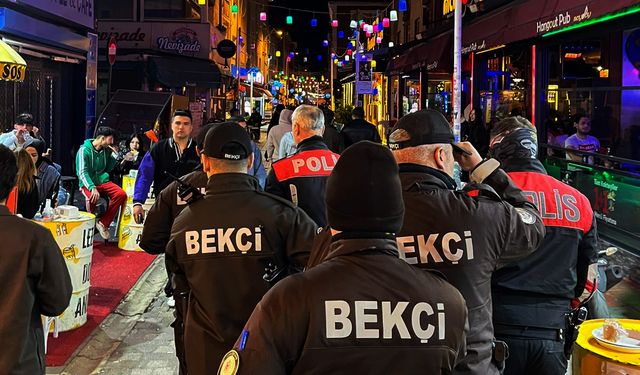 Polis ekiplerinden Barlar Sokağı'nda geniş çaplı uygulama