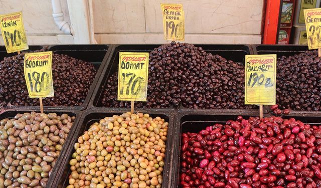 Zeytin satışı artan fiyatlar sebebi ile azaldı