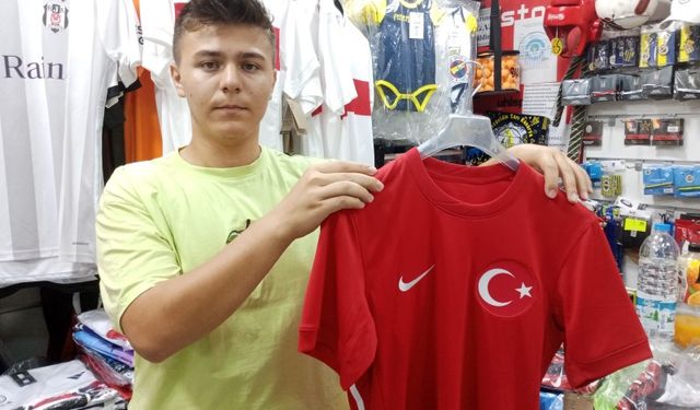 Milli maçlar Eskişehir'de forma satışlarını arttırdı