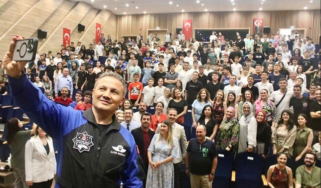 Türk Astronot Gezeravcı Eskişehir’e ayak bastı