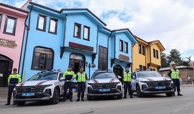 Eskişehir İl Jandarma Komutanlığı envanterine 5 yeni trafik aracı daha katıldı