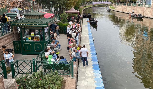 Gondol sırası yoğunluğu oluştu