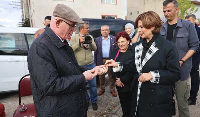 Başkan Ünlüce ve Kurt  Gündoğdu mahallesi’nde