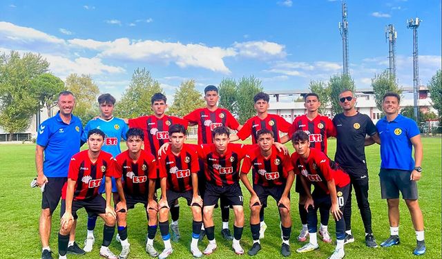 Es Es U-17 Pazartesi’yi bekliyor