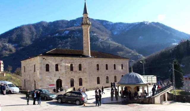 Özdil Merkez Camii'nde 3 Kuşaktır İmamlık Yapıyor