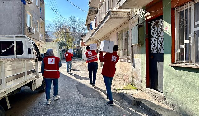 Türk Kızılayı aralık ayında ihtiyaç sahiplerinin yüzünü güldürdü