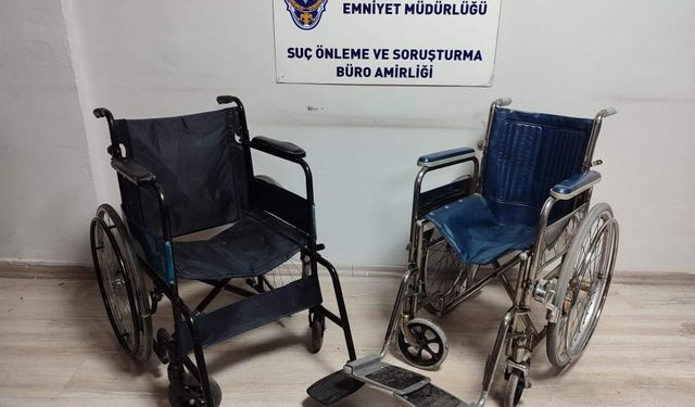 Engelli rolüyle tekerlekli sandalye çaldılar