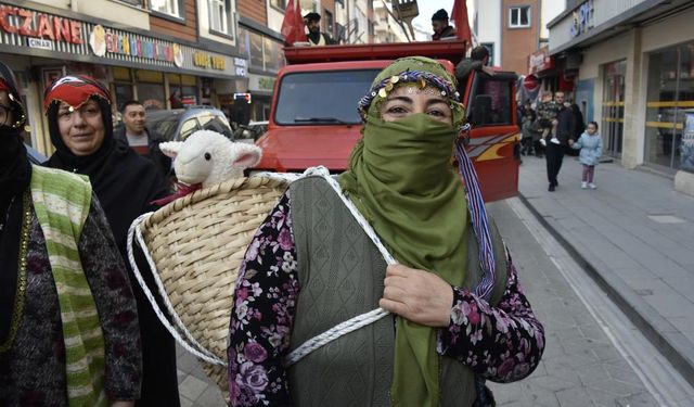 Kalandar geleneği köylerden şehre indi