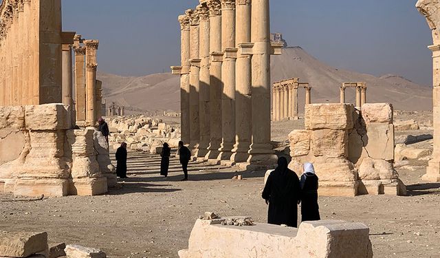 Suriye'nin antik kenti Palmira eski günlerini arıyor