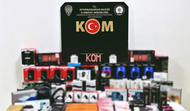 Polis çok sayıda kaçak elektronik ürün ele geçirdi