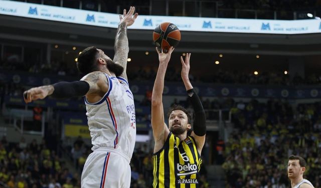 Euroleague’de Türk derbisini Fenerbahçe kazandı