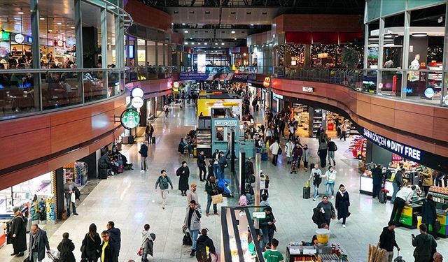 Türkiye'deki havalimanlarından uçan yolcuların yüzde 53'ü İstanbul'da ağırlandı