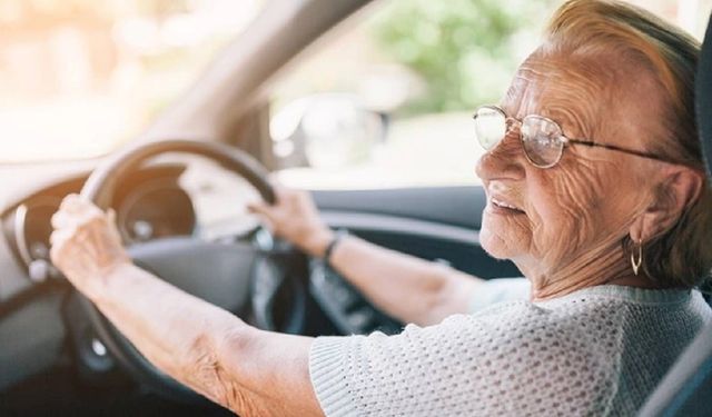 Trafikte yeni dönem başlıyor: Yaşlılara zorunlu olacak