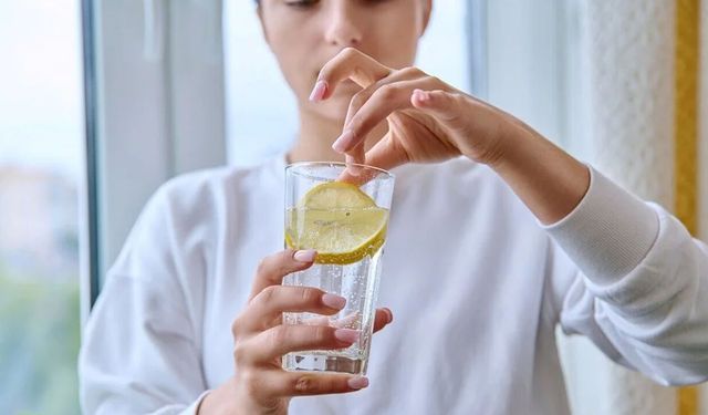 Limonlu Su ile Zayıflama Kürü ve Ballı Limon Çayı Tarifi