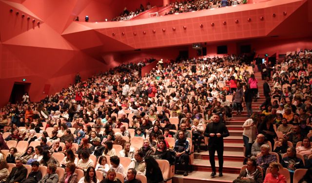 Şehir Tiyatroları'nı 100 bin kişi izledi