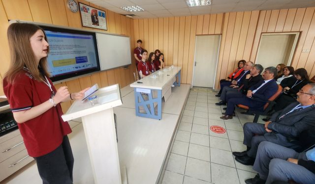 Liseli Gençlerden Bağımlılıkla Mücadele Paneli