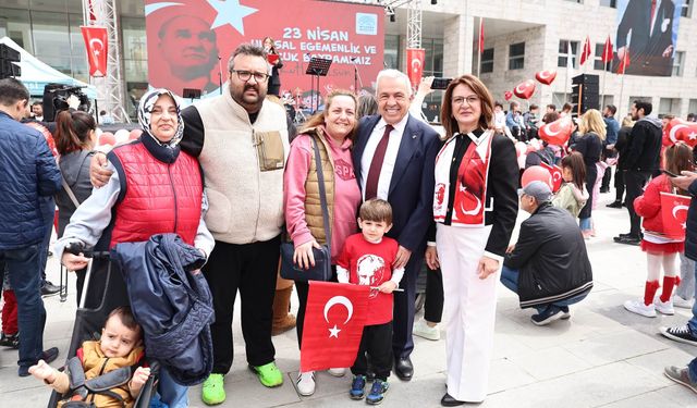 Şadi Özdemir: “Cumhuriyet’imize ve egemenliğimize her zaman sahip çıkacağız”