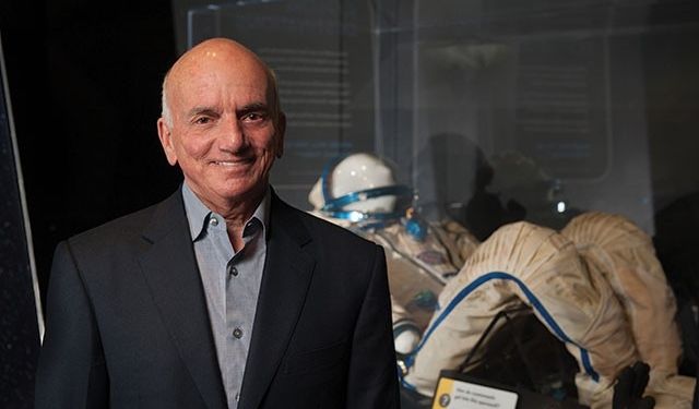 Dünyanın ilk uzay turisti Dennis Tito