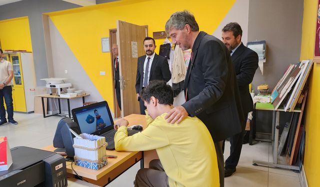 Millî Eğitim Müdürü Özel Eğitim Sınıflarını Gezdi