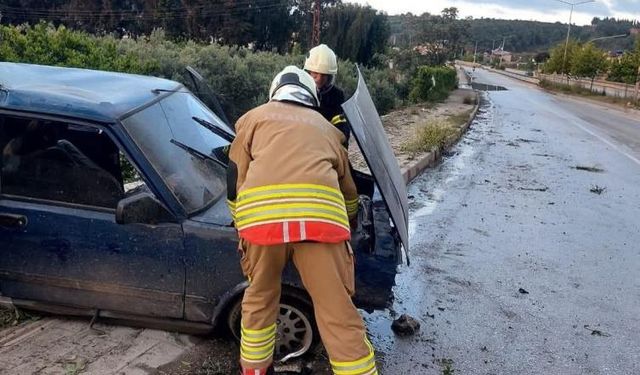 Hurdaya dönen Tofaş'taki 4 kişi yaralandı