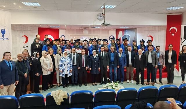 DPÜ'de "Kadın Üniversitesi" mezuniyet coşkusu