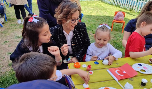Renkli 23 Nisan Kutlaması